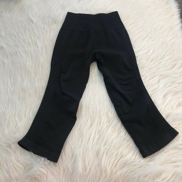 High Waisted Flow & Go Compression Leggings - Picture 13 of 13